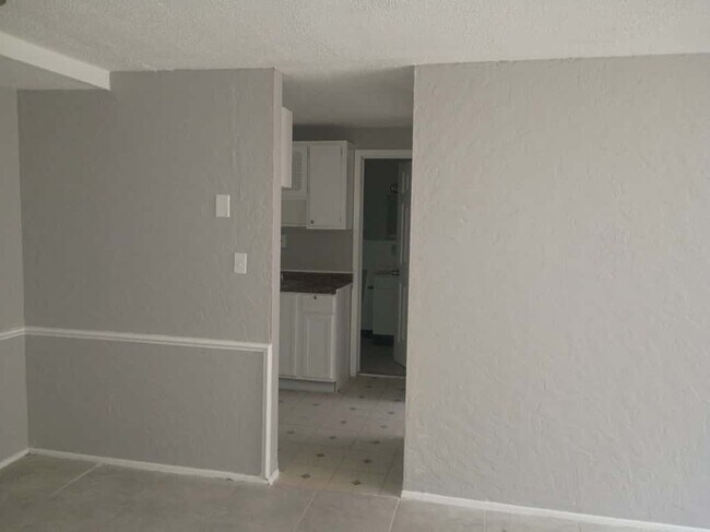 Building Photo - 13444 Euclid Ave