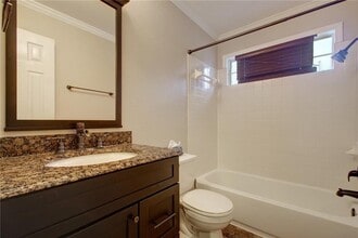 Building Photo - 1802 White Oak Cove