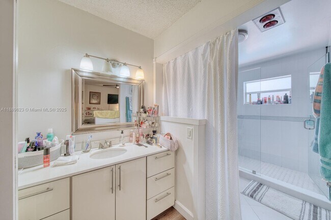 Foto del edificio - 10000 SW 147th Ct