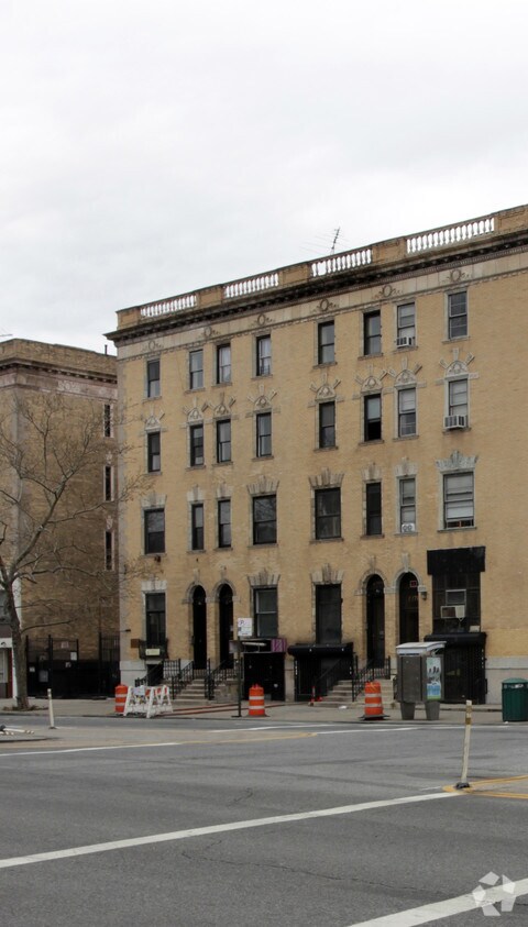 Foto principal - 2372 Adam Clayton Powell Jr Blvd