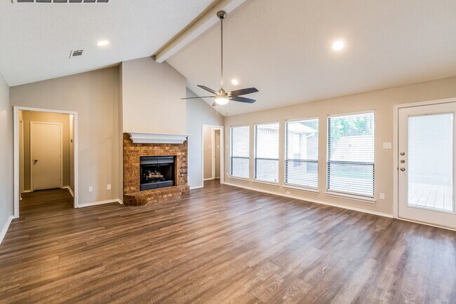 Foto del edificio - 2101 Garner Cir