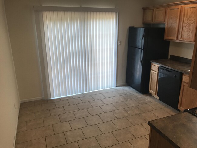 Building Photo - 707 Glenstone Dr