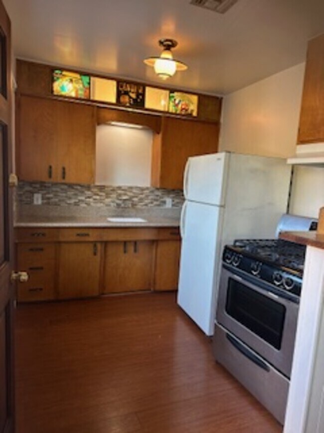 Building Photo - Guest House