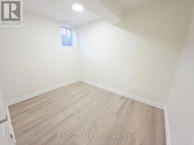 Building Photo - 55 William Dunlop St.