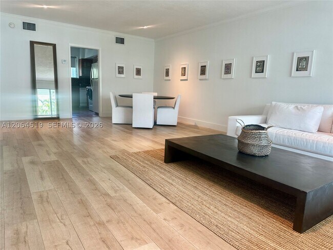 Foto del edificio - 10178 Collins Ave