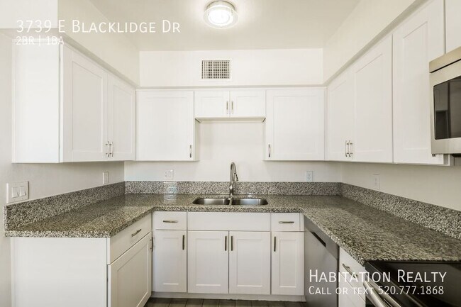 Foto del edificio - 3739 E Blacklidge Dr