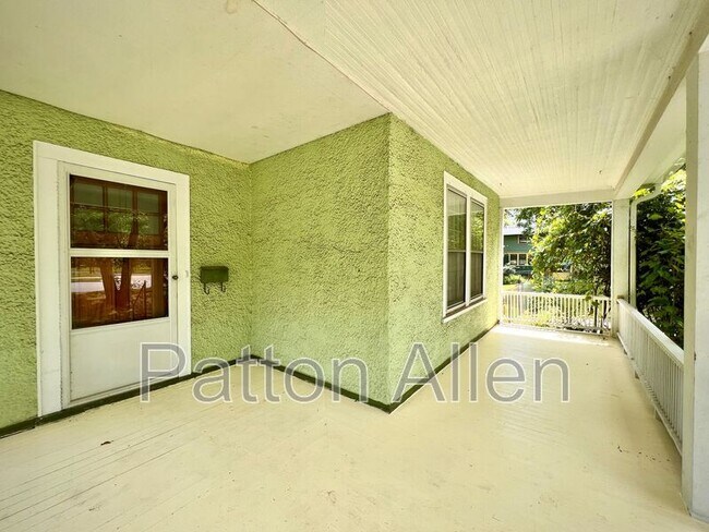 Foto del edificio - 143 Pearson Dr