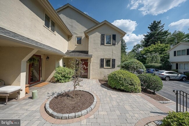 Photo - 116 Montrose Avenue Unit H Townhome