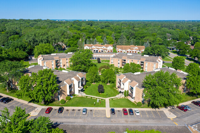 Aerial Photo - Silver Oaks Court Apartments