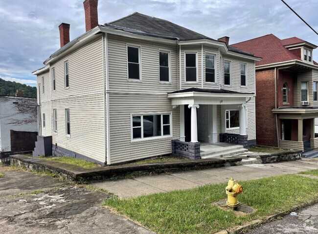 Building Photo - 118 12th St