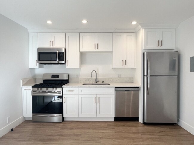 Building Photo - 350 Hermosa Ave Building Photo - 350 Hermosa Ave