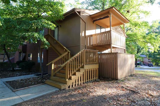 Foto del edificio - 1419 Riverwood Ct