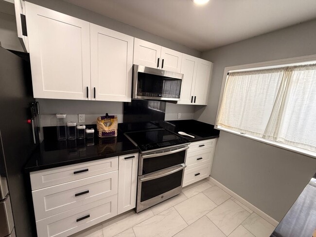 Photo - Don't Miss This! 3/1.5 Quiet & Spacious Upper Makakilo - Makakilo Hale I Townhome