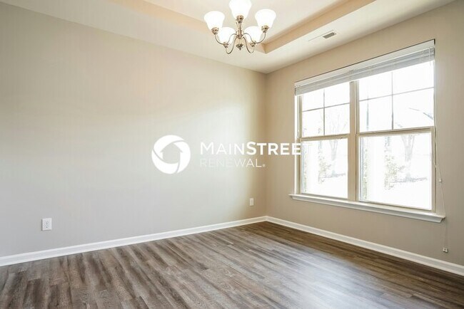 Foto del edificio - 4 Bedroom Pet-Friendly Home in Clayton, NC with Main Street Renewal