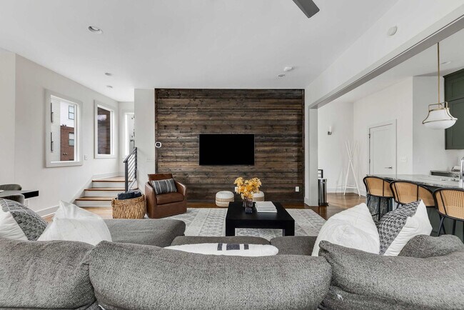 Foto del edificio - 1114A Wade Ave