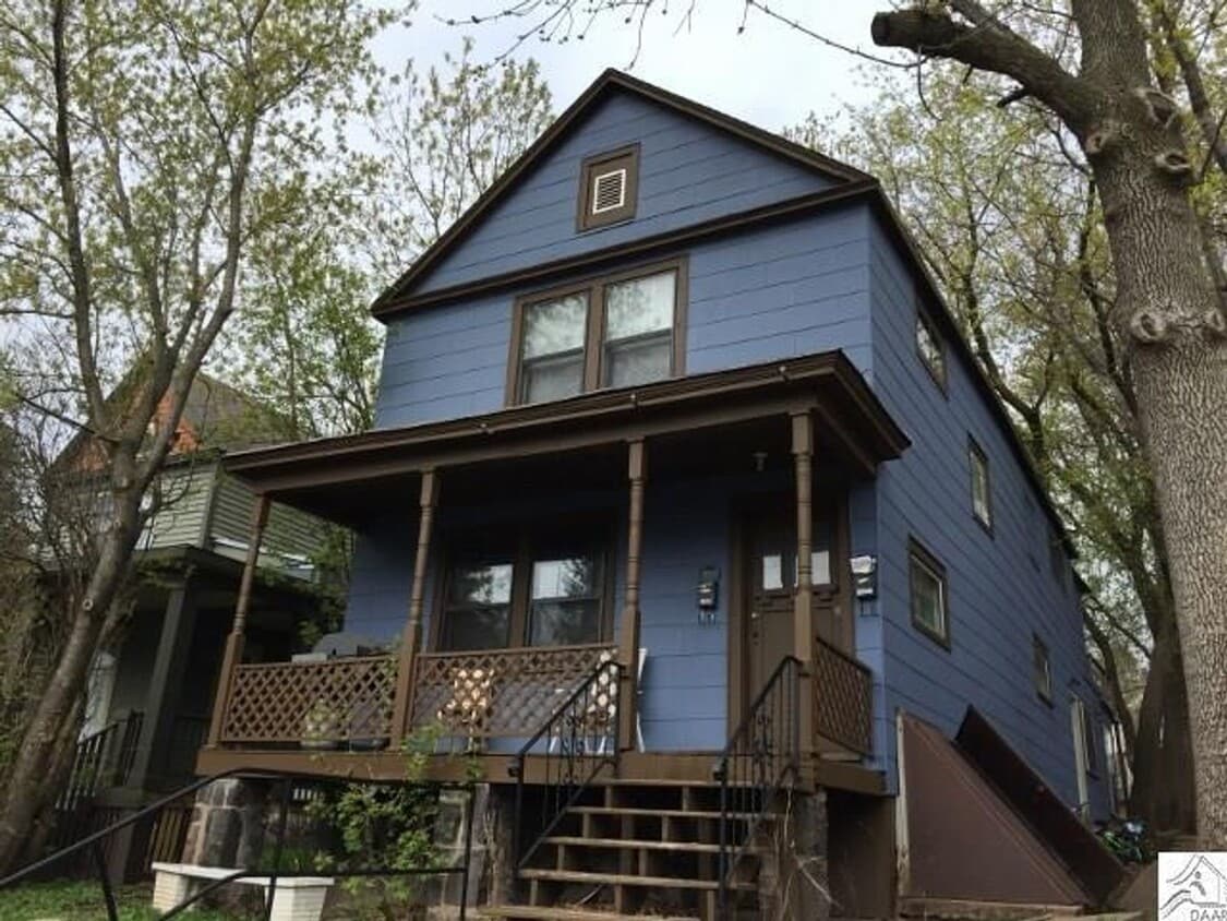 Primary Photo - 1127 E 5th St