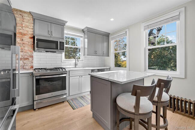 Foto del edificio - 44 Madeleine Ave