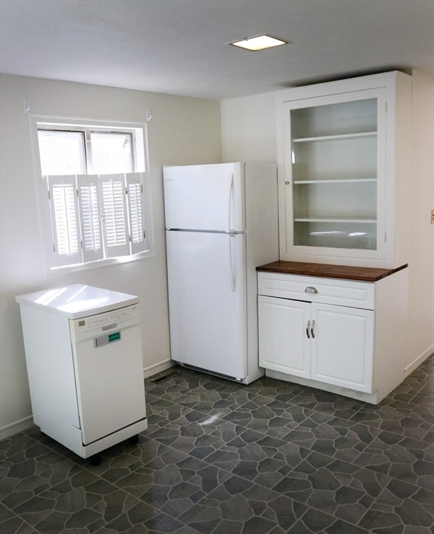 Building Photo - 583 Gay St