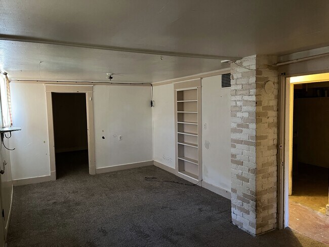 Building Photo - 516 Denver St
