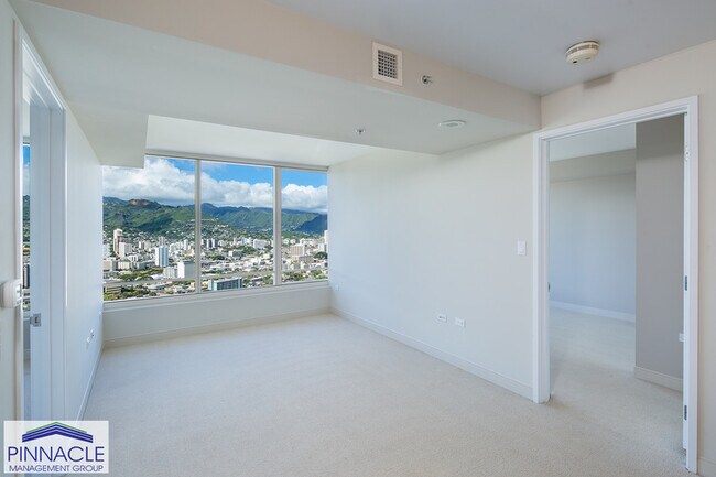 Building Photo - 1009 Kapiolani Blvd