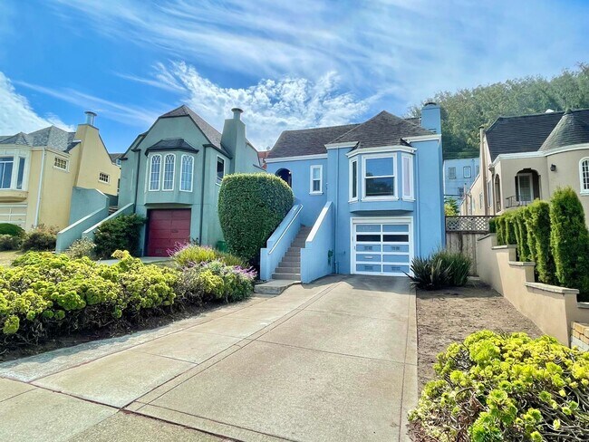 Building Photo - Miraloma / Sherwood Forrest Fully Detached...