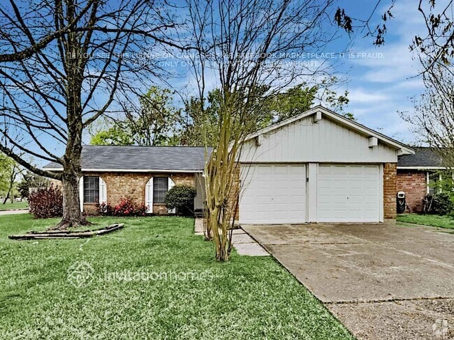 Building Photo - 16430 Forest Bend Ave