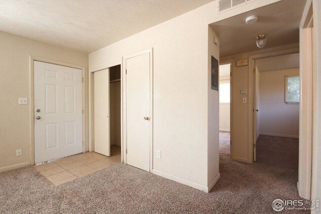 Building Photo - 2110 Applewood Rd. Fort Collins
