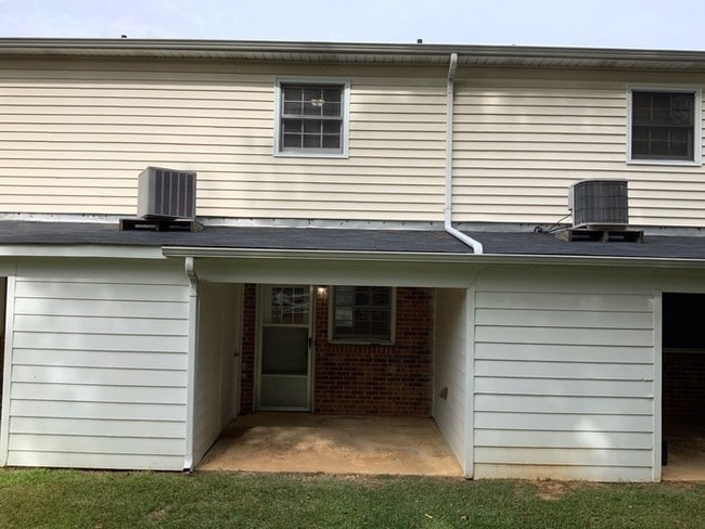 Building Photo - 1303 Eula Ct