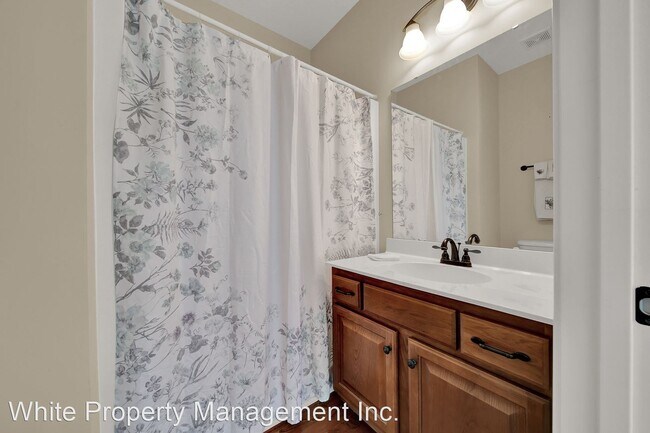 Foto del edificio - 4 br, 4.5 bath House - 1185 Reservation Road