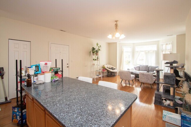 Foto del edificio - 814 W University Ln