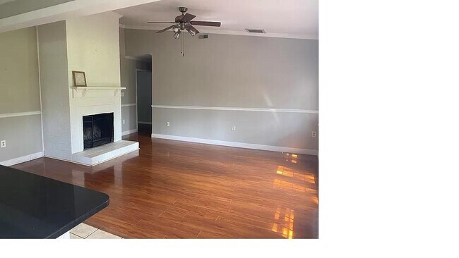 Building Photo - 419 Silversmith Ln