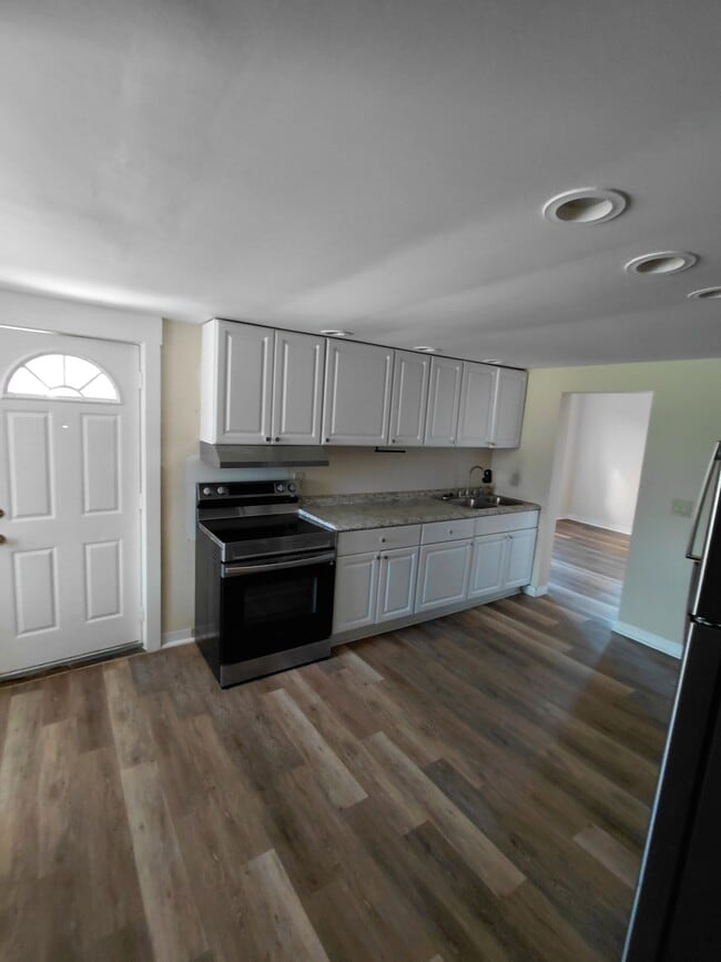 Building Photo - 834 W Wilkes Barre St