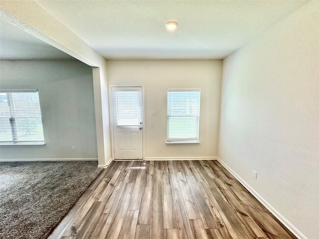 Photo - 752 Saratoga Dr House