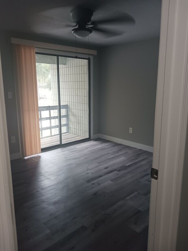 Foto del edificio - 617 SW 69th St
