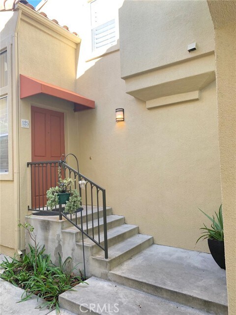 Building Photo - 125 Fleurance St
