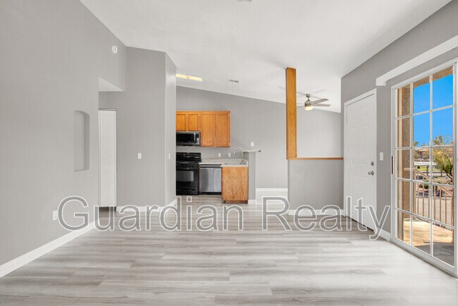 Building Photo - 4730 E Craig Rd