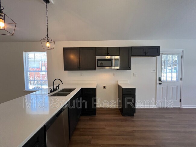 Building Photo - 1989 Burnham Ave