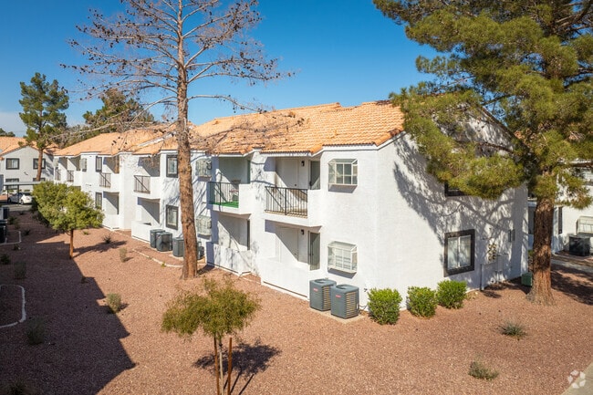 Building Photo - Skye Ridge