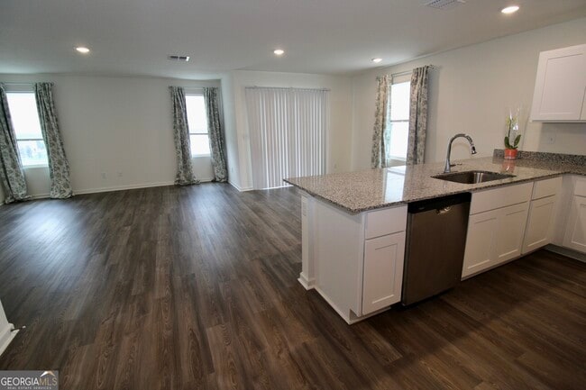 Building Photo - 205 Landing Blvd