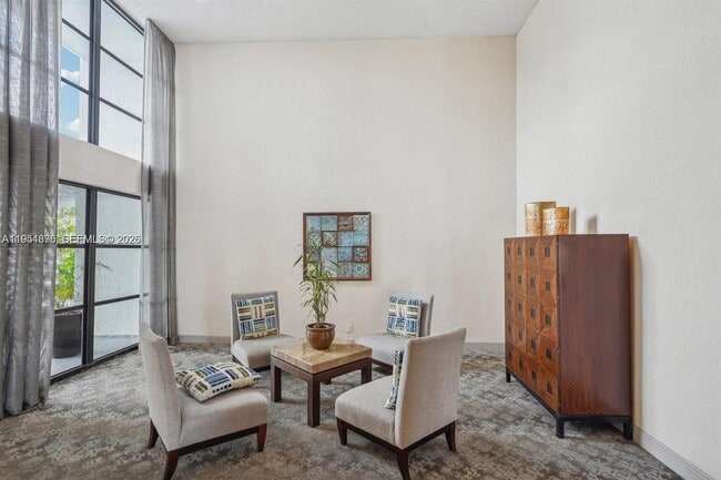 Building Photo - 400 Leslie Dr