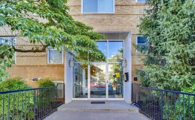 Foto del edificio - 420 16th St SE