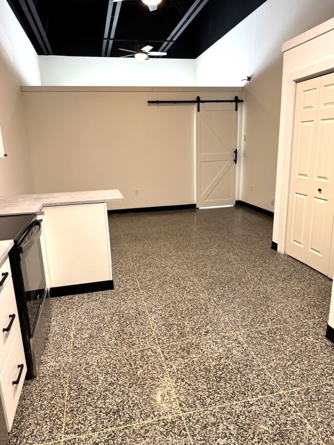 Interior Photo - district425