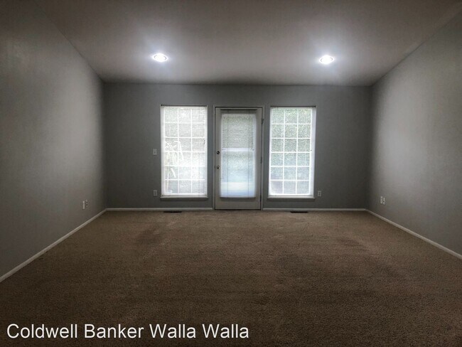 Building Photo - 2 br, 2 bath House - 826 SE Marine Drive