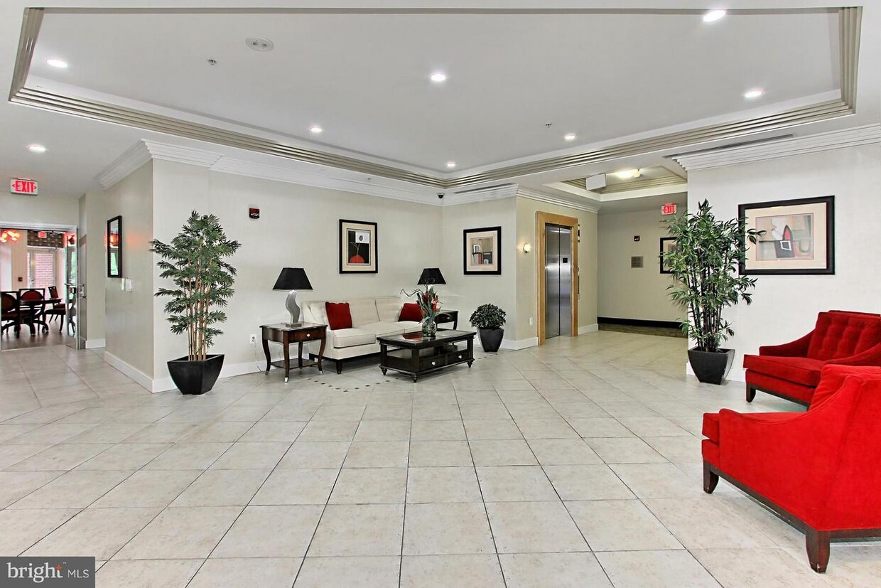 4480 Market Commons Dr Unit 710, Fairfax, VA 22033 Room for Rent in