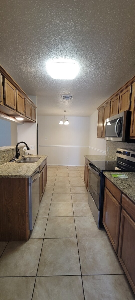 Building Photo - 5810 Silver Sage Dr