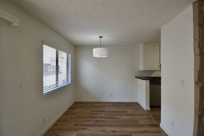 Building Photo - 14710