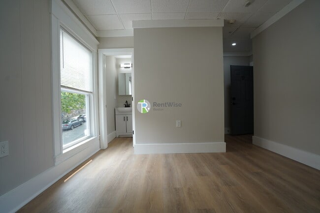 Foto del edificio - 142 Dorchester St
