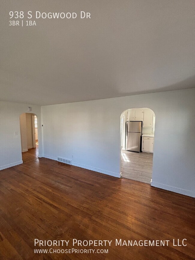 Photo - 938 S Dogwood Dr House