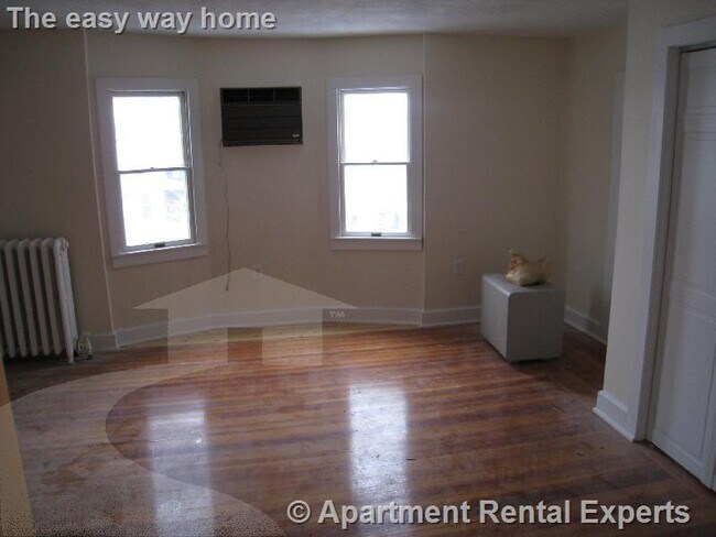 Foto del edificio - 10 Evergreen Ave