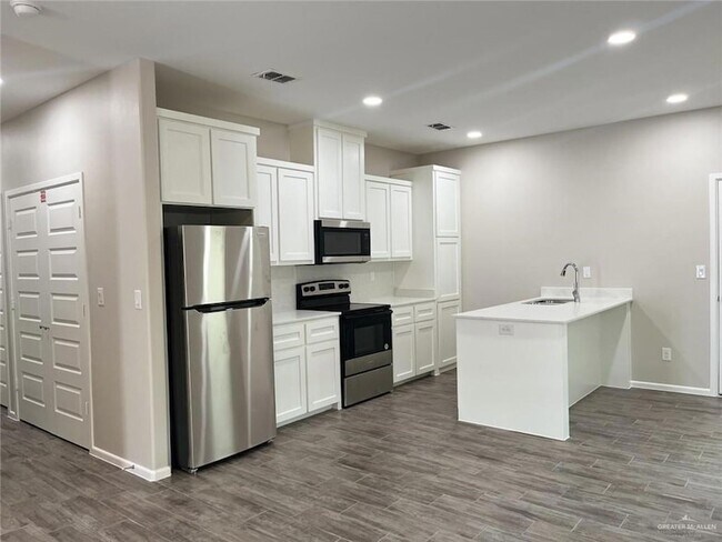 Foto del edificio - 1216 W Sucre Dr